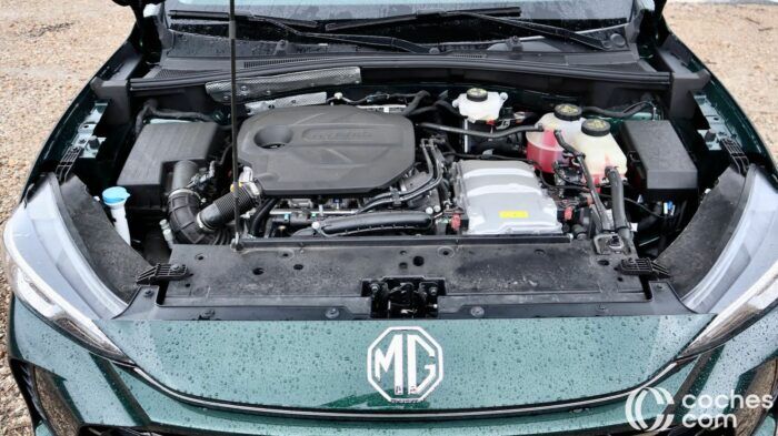 MG ZS Hybrid Prueba Motor 1 700x393