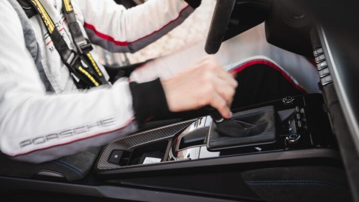 Porsche 911 GT3 Record Manual 14 700x394