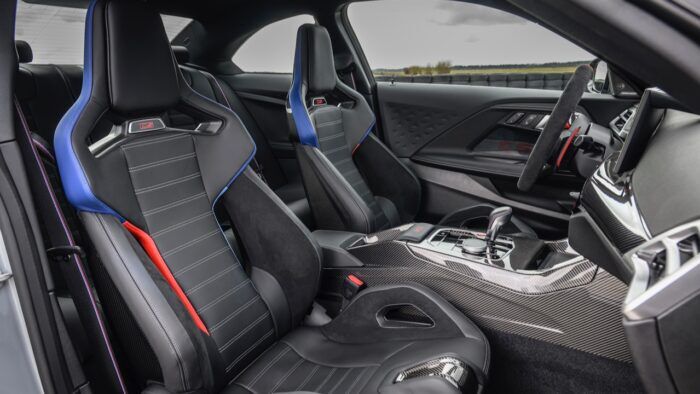 BMW M2 CS 2025 19 700x394