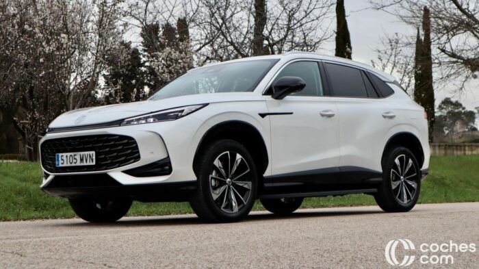 MG HS PHEV Prueba 16 700x393