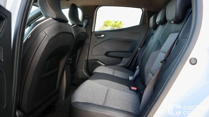 Mitsubishi Colt HEV Prueba Interior 18 700x393