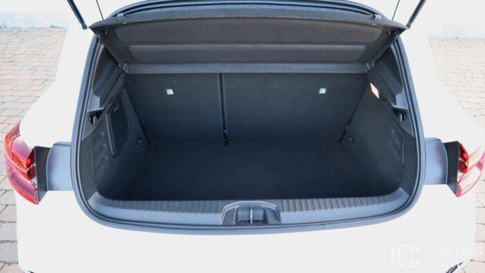 Mitsubishi Colt HEV Prueba Maletero 1 700x394