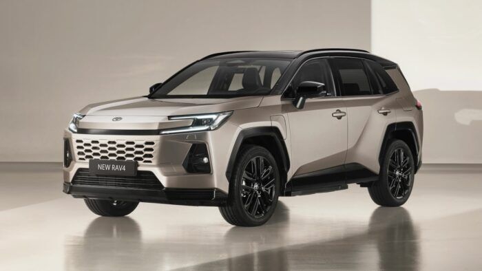 Toyota RAV4 PHEV Core 2026 2 700x394