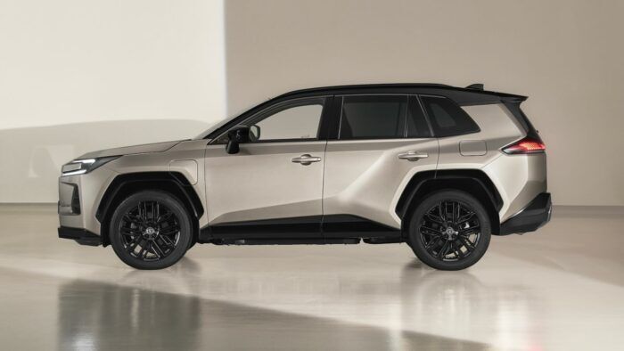 Toyota RAV4 PHEV Core 2026 4 700x394
