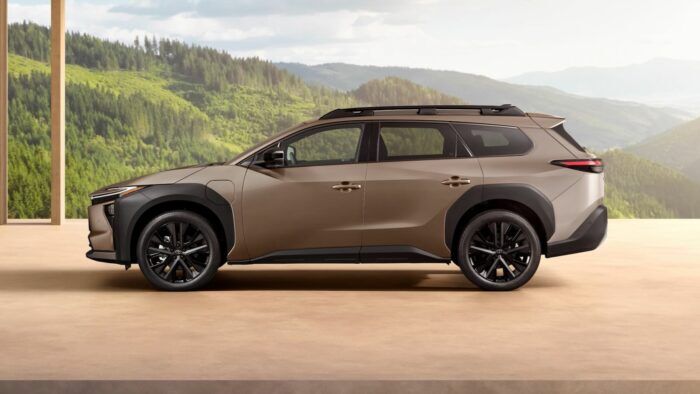 Toyota BZ4x Touring AWD 2026 2 700x394