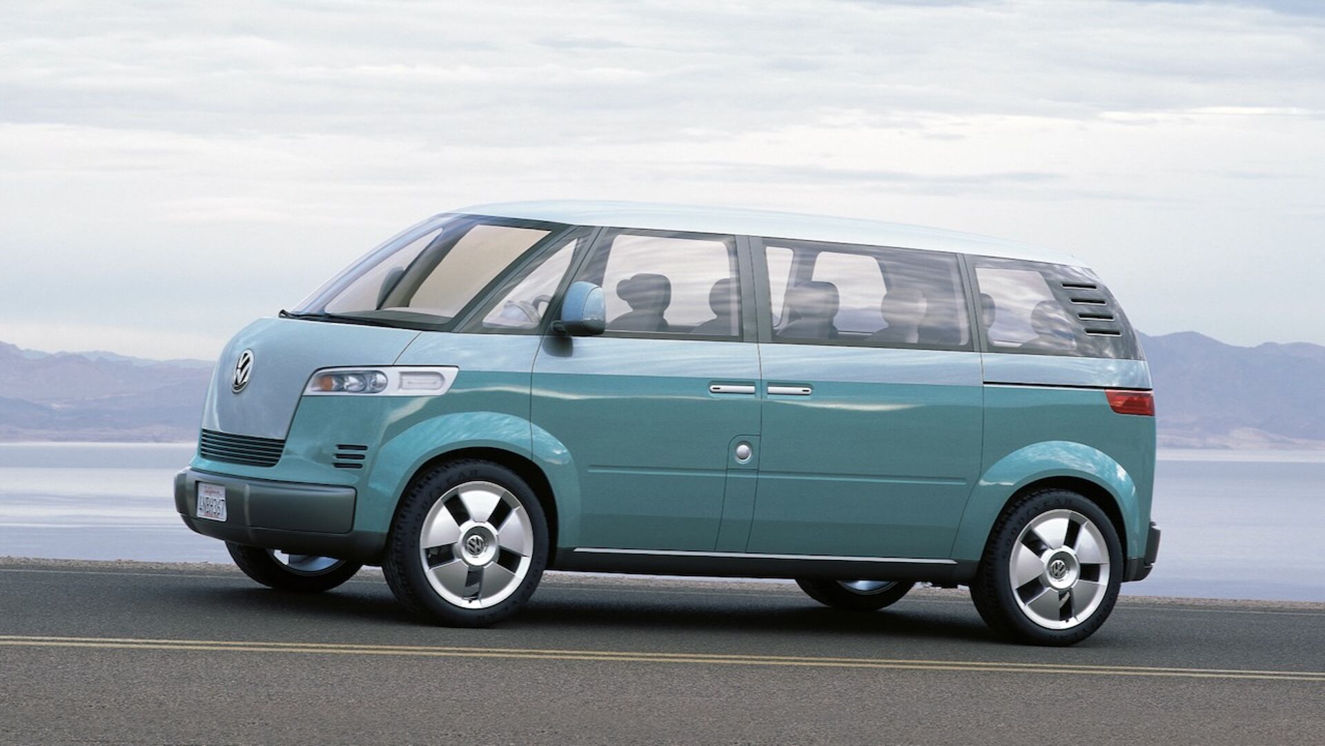 Studie Volkswagen Microbus (2001).