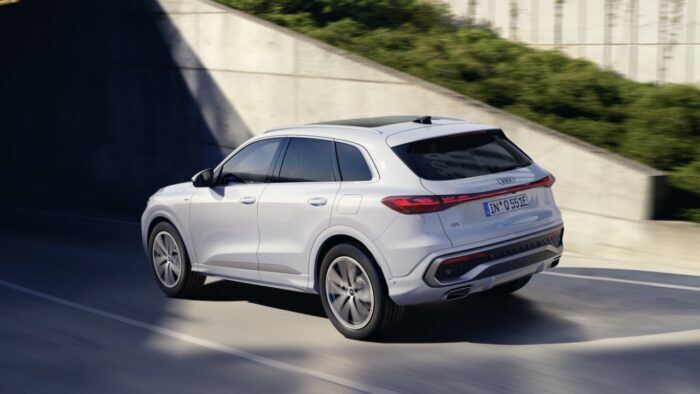 Audi Q5 E Hybri 2025 9 700x394