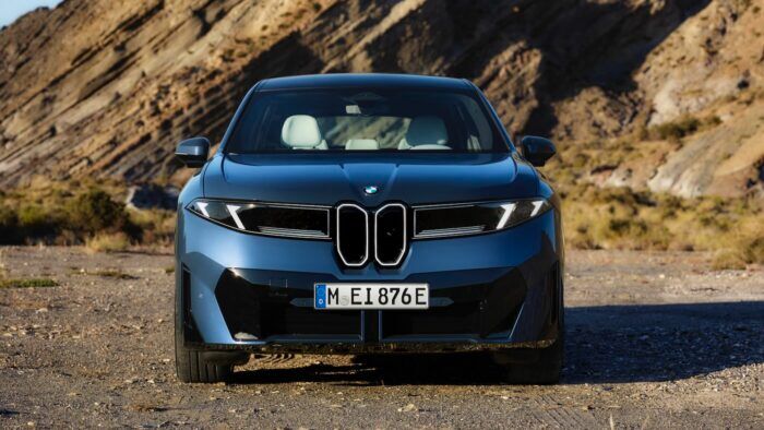 BMW IX3 50 XDrive 2026 24 700x394