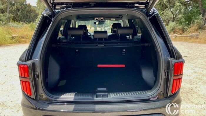 KGM Torres EVX Life Prueba Maletero 1 700x394