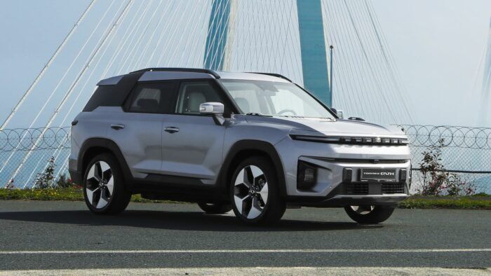 KGM Torres EVX Prueba 11 700x394