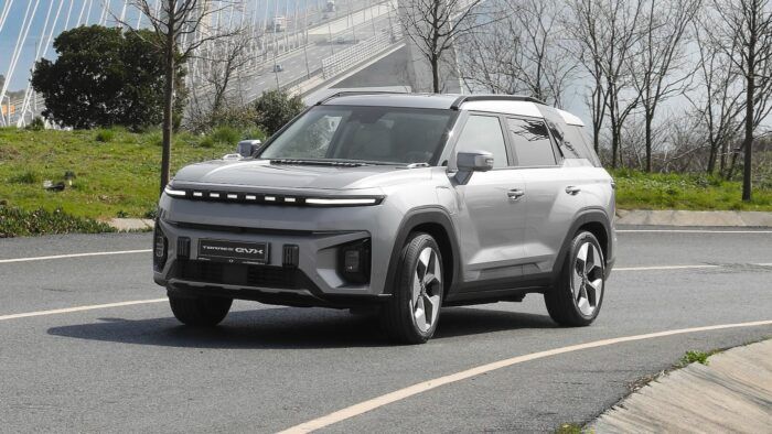 KGM Torres EVX Prueba 13 700x394