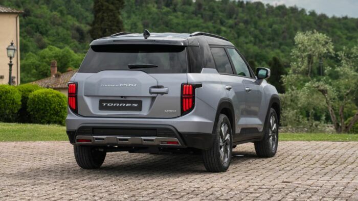 KGM Torres EVX Prueba 23 700x394