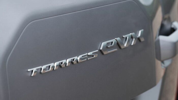 KGM Torres EVX Prueba Detalle 2 700x394