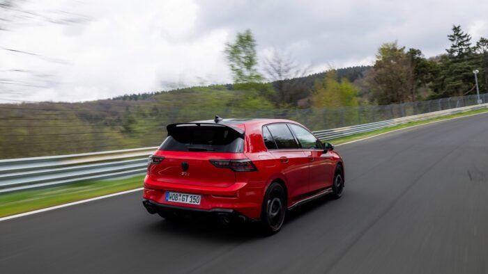 Volkswagen Golf GTI Edition 50 37 700x394