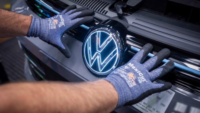 Volkswagen-Golf-Wolfsburgo-2-700x394.jpeg