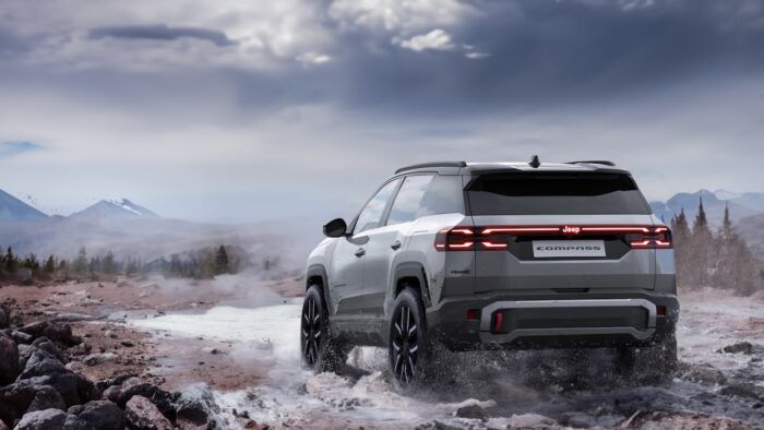 Jeep Compass 4xe 15 700x394