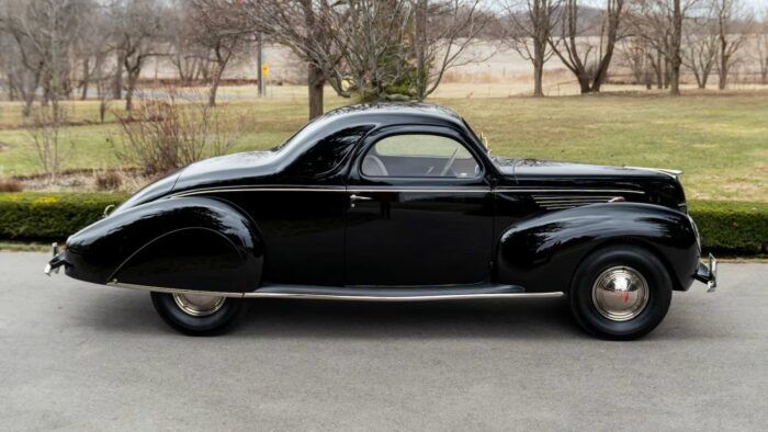 Lincoln Zephyr Coupe V12 1938 2 700x394