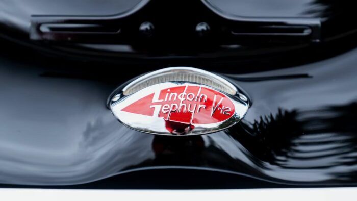 Lincoln Zephyr Coupe V12 1938 Detalle 7 700x394