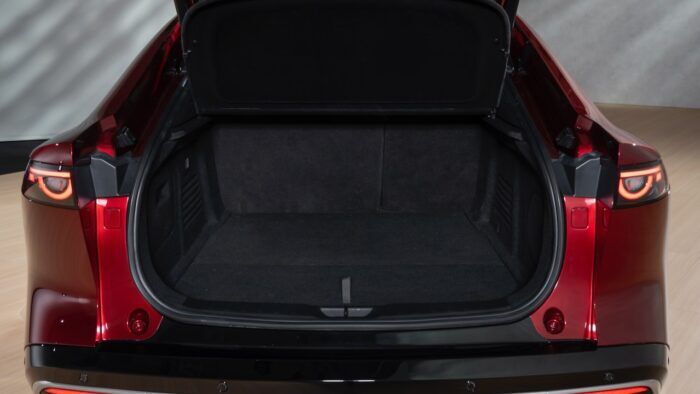 Mazda 6e Maletero 1 700x394