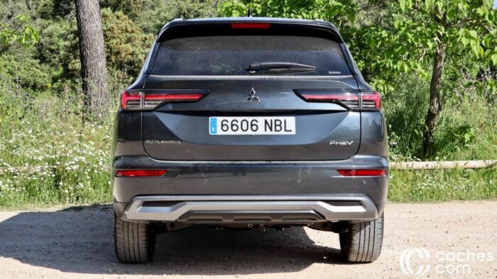 Mitsubishi Outlander PHEV 2025 Prueba 1 700x394