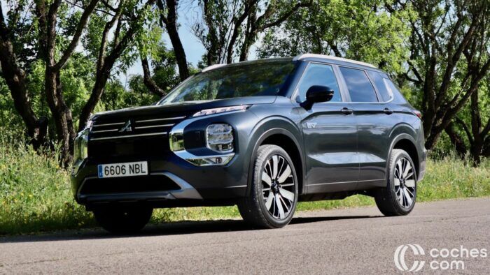 Mitsubishi Outlander PHEV 2025 Prueba 13 700x394