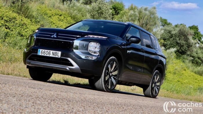 Mitsubishi Outlander PHEV 2025 Prueba 17 700x394