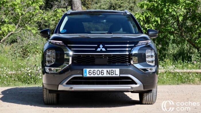 Mitsubishi Outlander PHEV 2025 Prueba 4 700x394