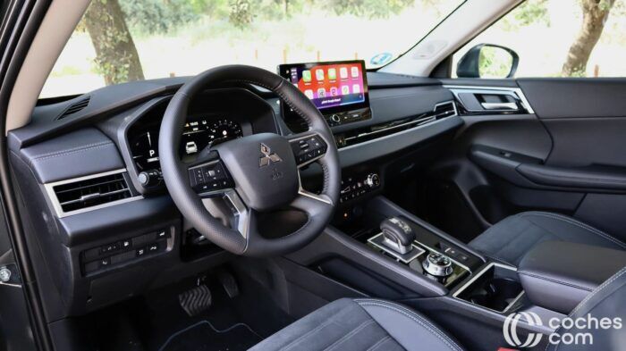 Mitsubishi Outlander PHEV 2025 Prueba Interior 1 700x393