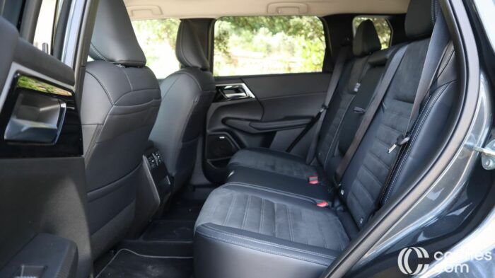 Mitsubishi Outlander PHEV 2025 Prueba Interior 26 700x393