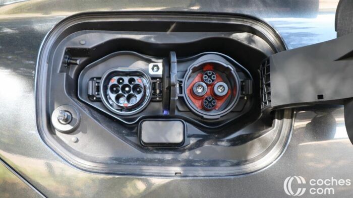 Mitsubishi Outlander PHEV 2025 Prueba Motor 3 700x393