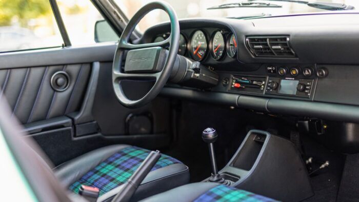 Porsche-911-TAG-Turbo-by-Lanzante-11-700x394.jpeg