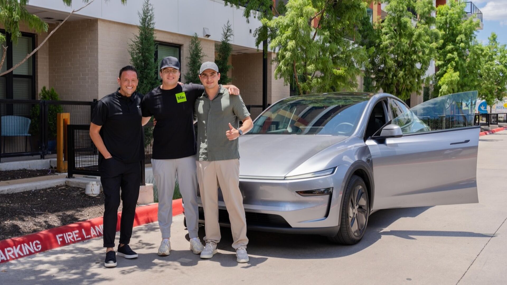 La primera entrega autónoma la ha protagonizado este Tesla Model Y que llegó sólo a la casa de su comprador