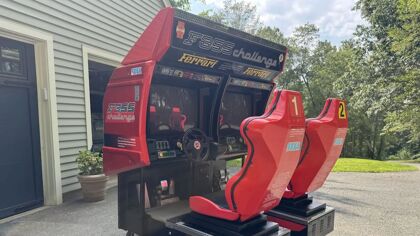 SEGA Ferrari F355 Challenge, el simulador de arcade que revolucionó los 90