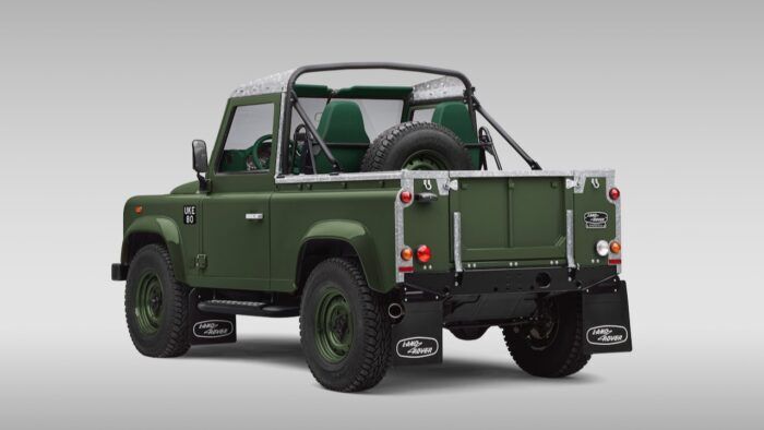 Land Rover Defender V8 Churchill Edition 2 700x394