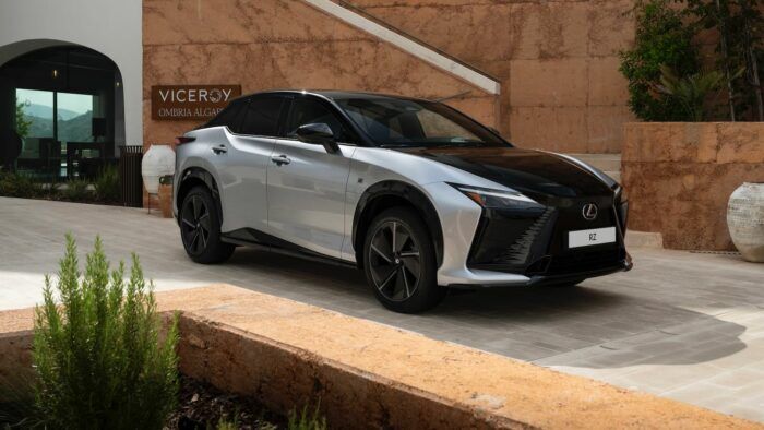 Lexus RZ 550e F Sport 1 700x394