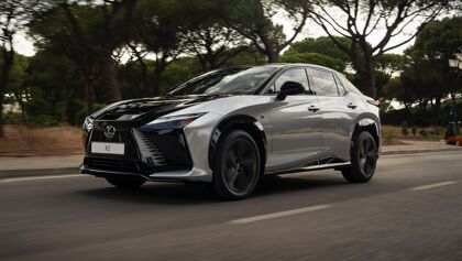 Lexus RZ 550e F-Sport, a prueba: mucho más que un volante raro y una dirección avanzada