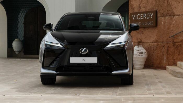 Lexus RZ 550e F Sport 2 700x394