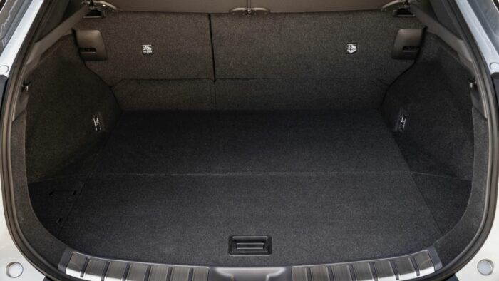 Lexus RZ 550e F Sport Maletero 1 700x394