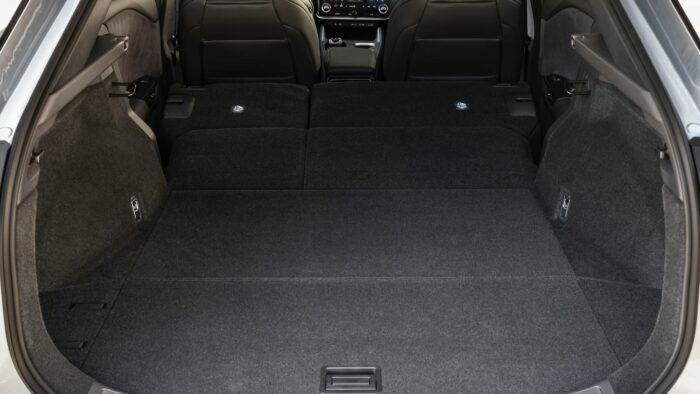 Lexus RZ 550e F Sport Maletero 3 700x394