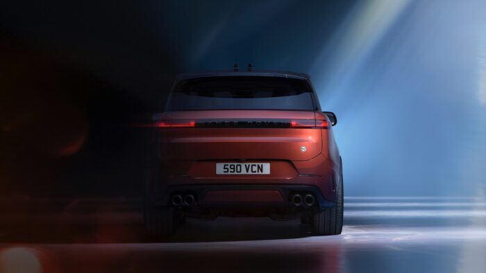 Range Rover Sport SV Carbon 2 700x394