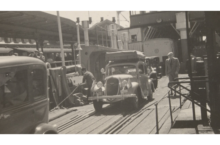 Skoda-Rapid-Circulo-Polar-Artico-1936-8.jpeg