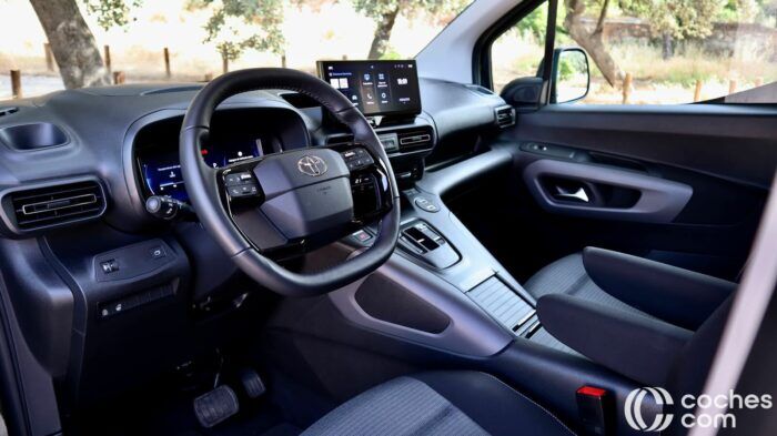 Toyota ProAce City Verso 2025 Prueba Interior 15 700x393