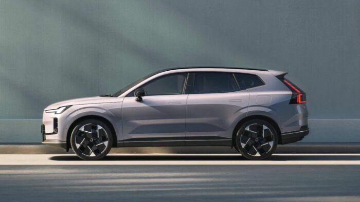 Volvo XC70 2026 3 700x394