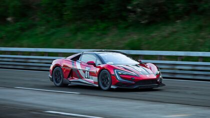 El Yangwang U9 asusta con récord velocidad para coches eléctricos de 472,41 km/h