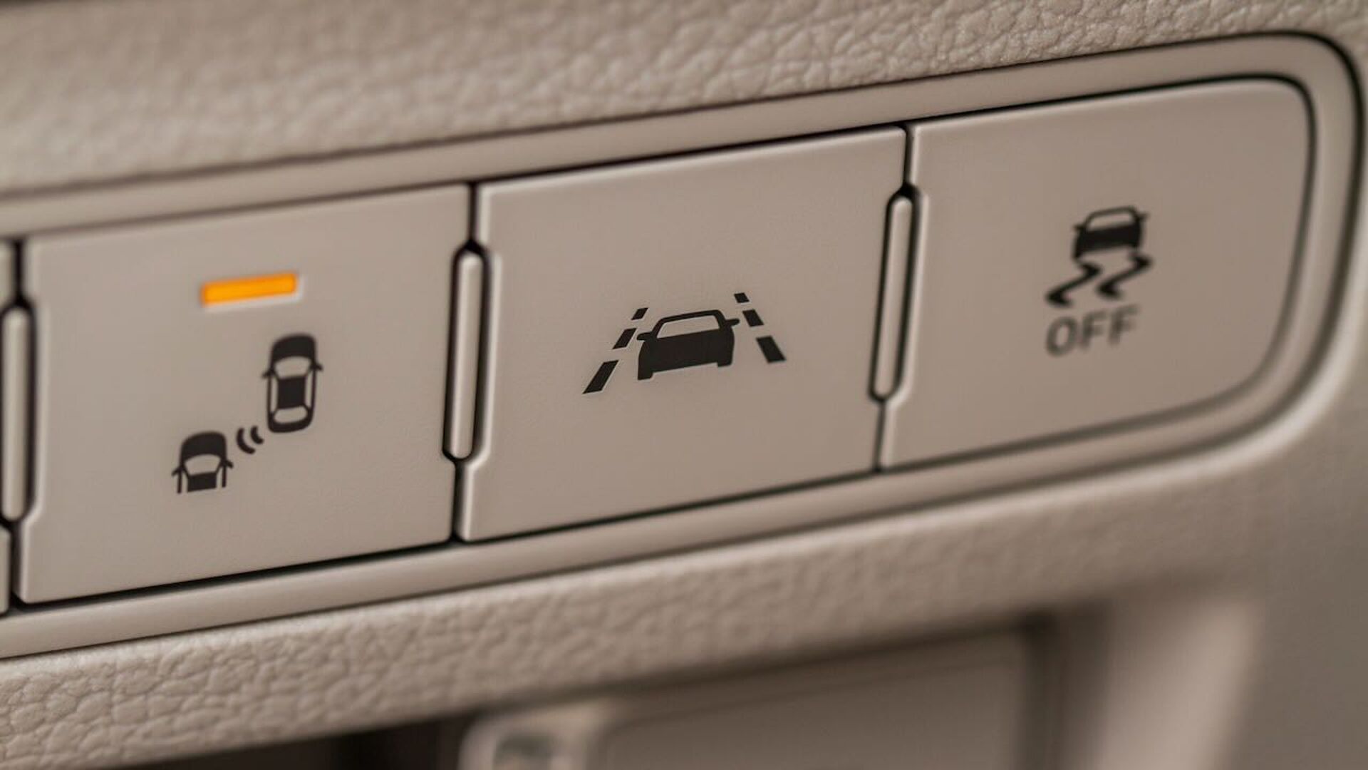 Las alertas de seguridad del coche empeoran la conducción
