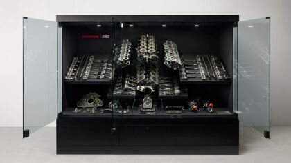 El último motor V10 con el que corrió Ayrton Senna se convierte en la vitrina perfecta