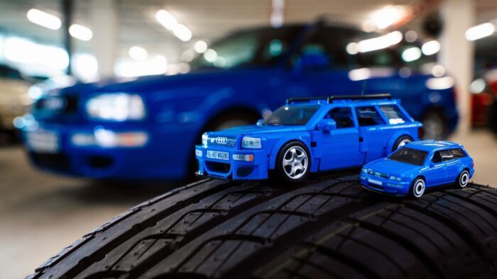 Audi RS2 Avant Mattel Brick Shop Hot Wheels 5 700x394