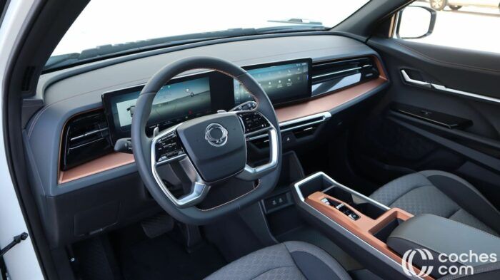 KGM Torres EVX Prueba Interior 13 700x393