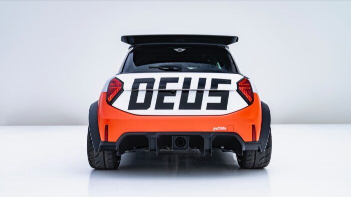 MINI JCW X Deux Ex Machina 114 700x394