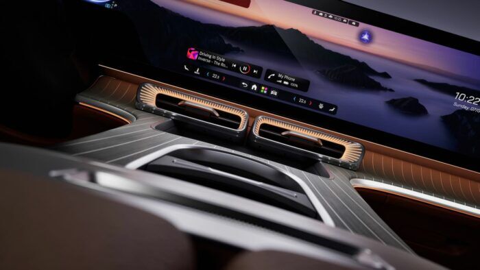 Mercedes GLC 400 4MATIC EQ AMG Line 2026 Interior 10 700x394